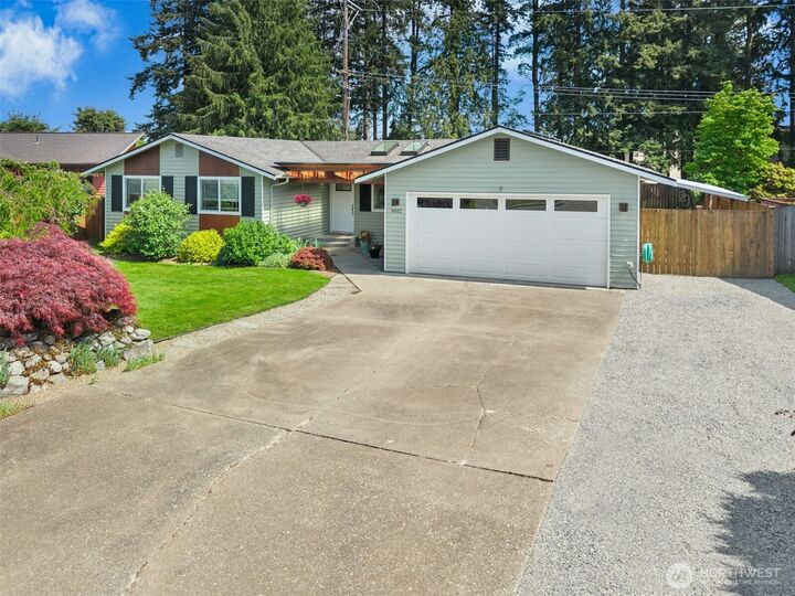 Property Photo:  1802  70th Place SE  WA 98203 