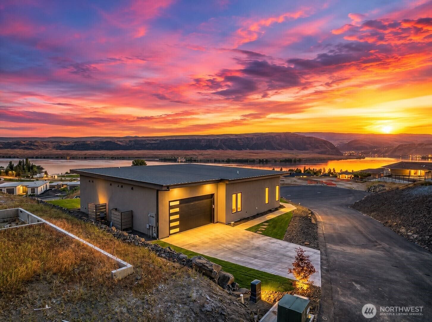 Property Photo:  23339 NW Spur Lane  WA 98848 