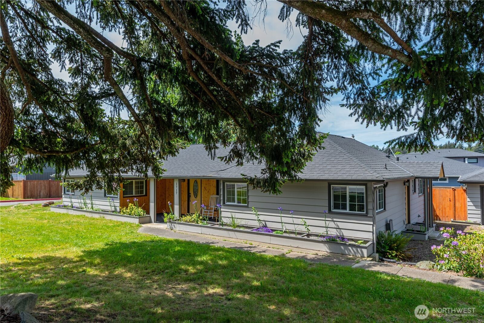 Property Photo:  1717 S 18th Street  WA 98274 