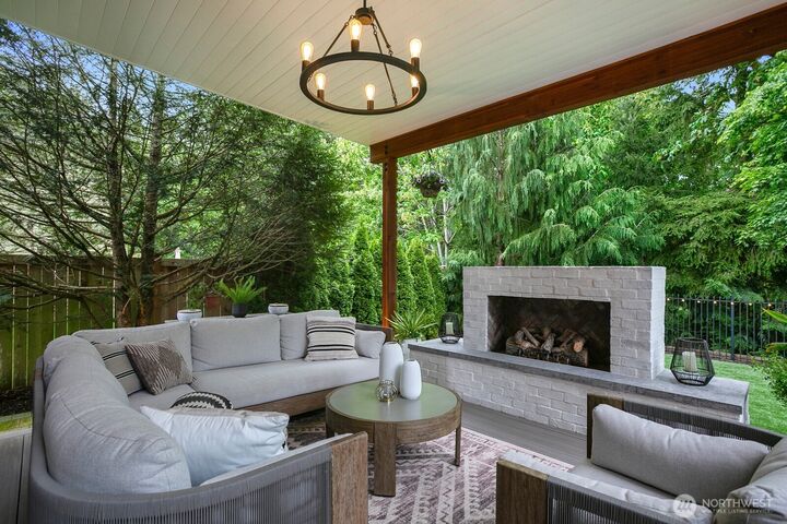 Property Photo:  808  275th Place SE  WA 98075 