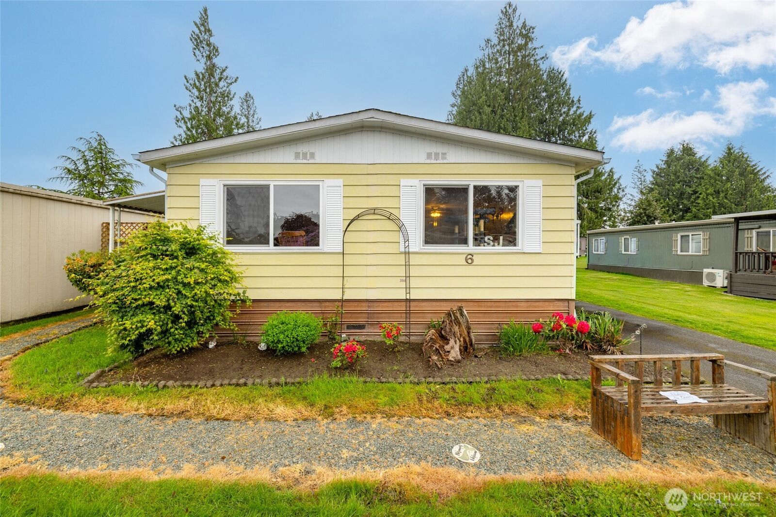 Property Photo:  920  Maple Lane 6  WA 98284 
