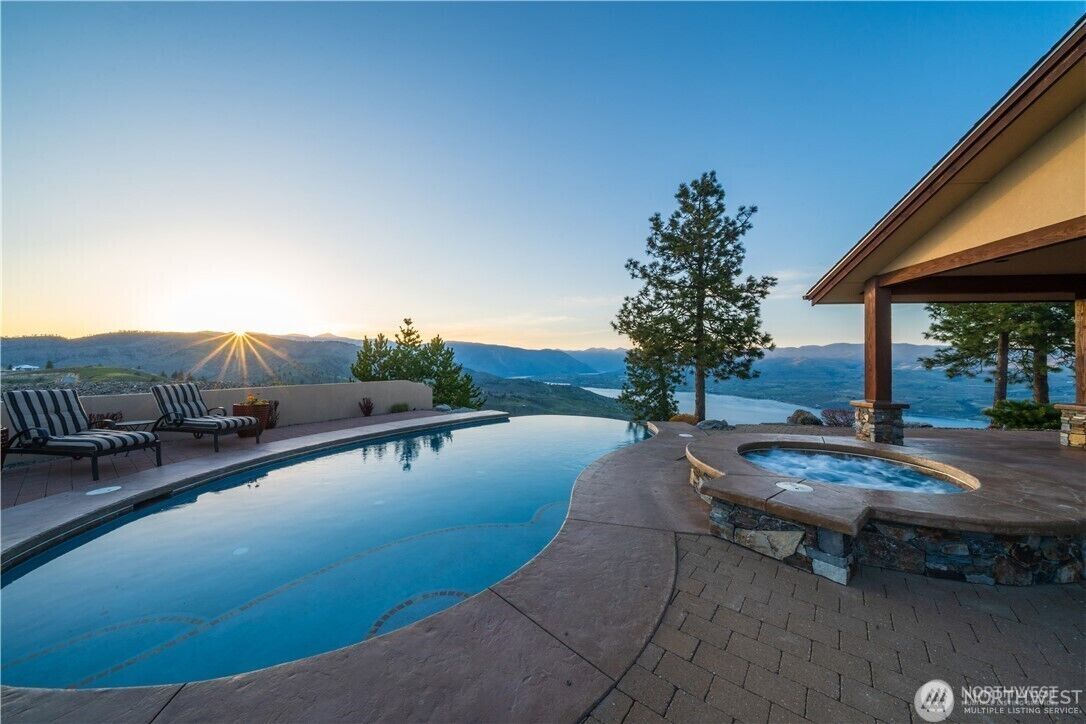 Property Photo:  300  Hawks Ridge Road  WA 98816 
