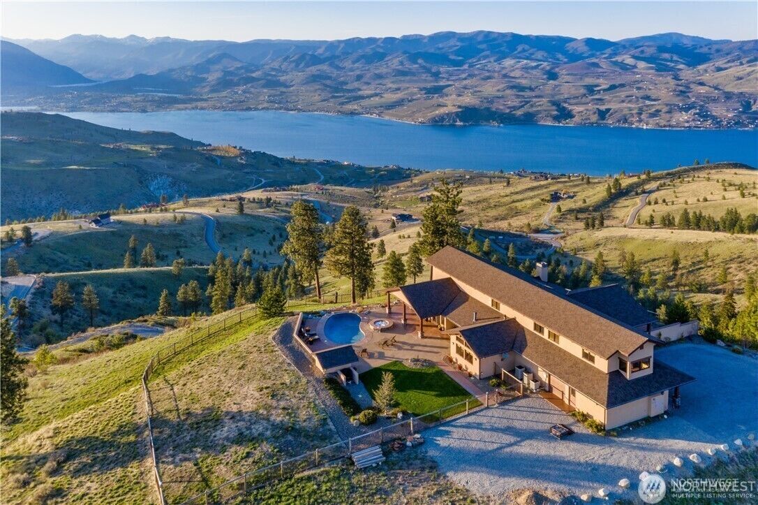 Property Photo: 300 Hawks Ridge Road WA 98816