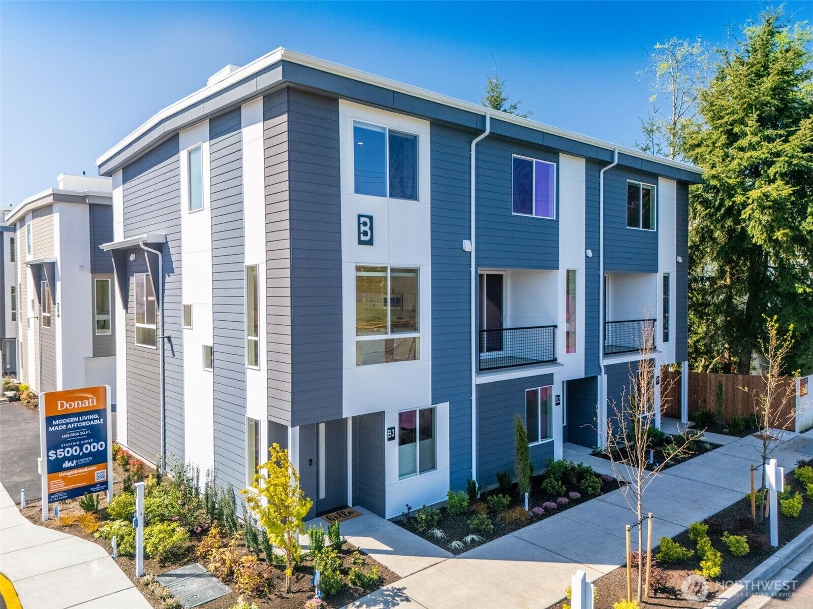 Property Photo: 222 124th Street SW F1 WA 98204