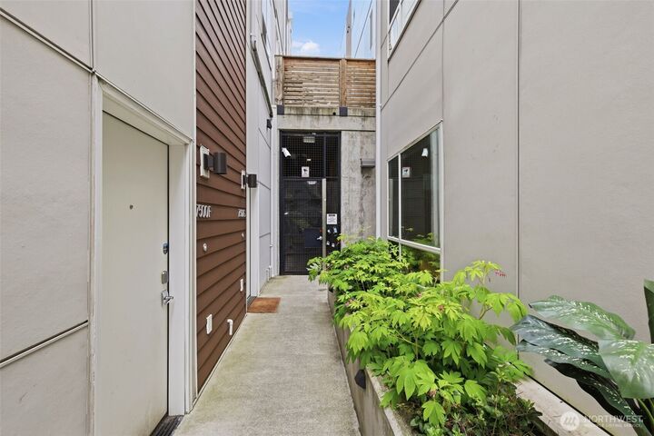 Property Photo:  1498 NW 75th Street  WA 98117 