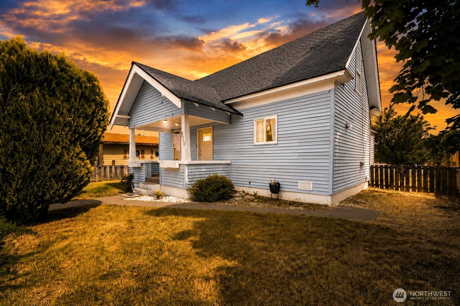 Property Photo: 811 Cascade Street WA 98801
