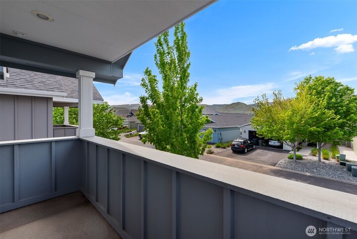 Property Photo:  2452 NW Columbia Avenue 44  WA 98802 