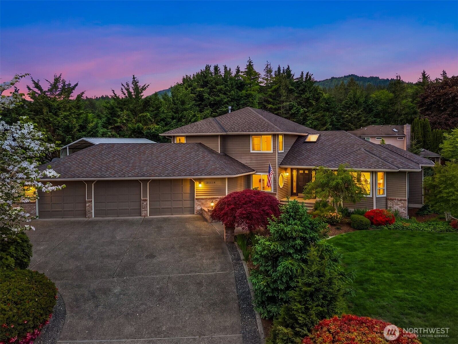 Property Photo: 21118 SE 137th Place WA 98027