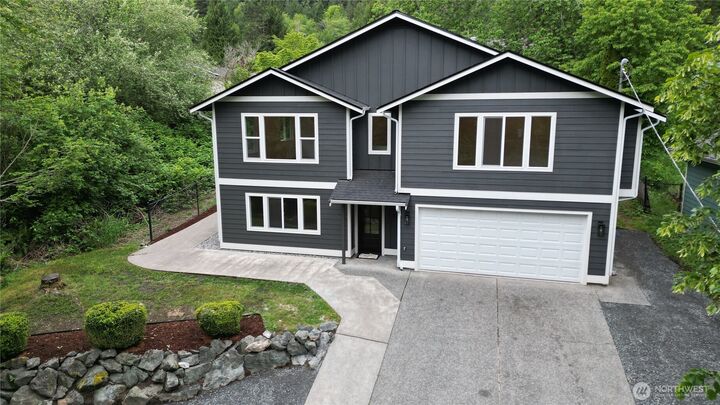 Property Photo:  521  Rainbow Drive  WA 98284 