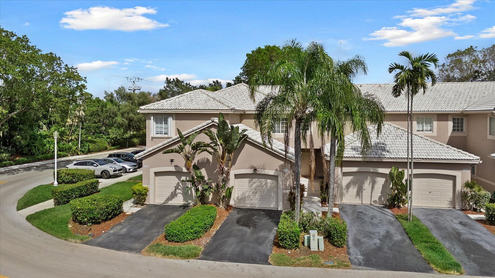Property Photo: 2264 Salerno Circle FL 33327
