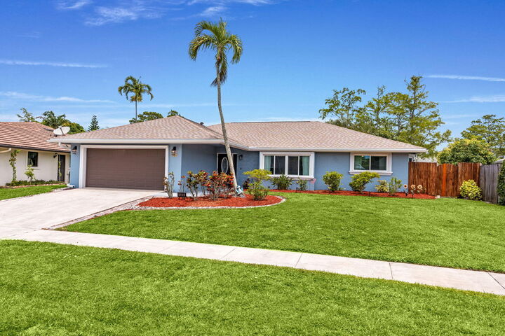 Property Photo: 986 Cherry Lane FL 33414