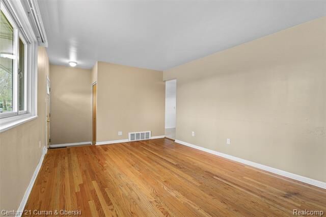 Property Photo:  15435 Bainbridge Street  MI 48154 