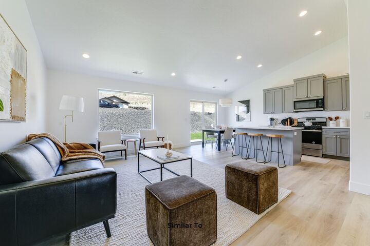 Property Photo:  19 W 13th St  WA 99006 