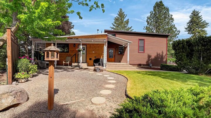 Property Photo: 3116 E Center Rd WA 99021