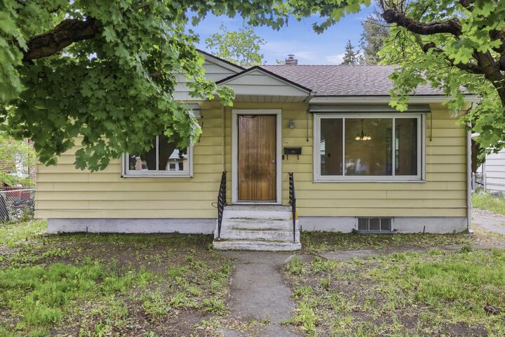 Property Photo:  5418 N Monroe St  WA 99205 