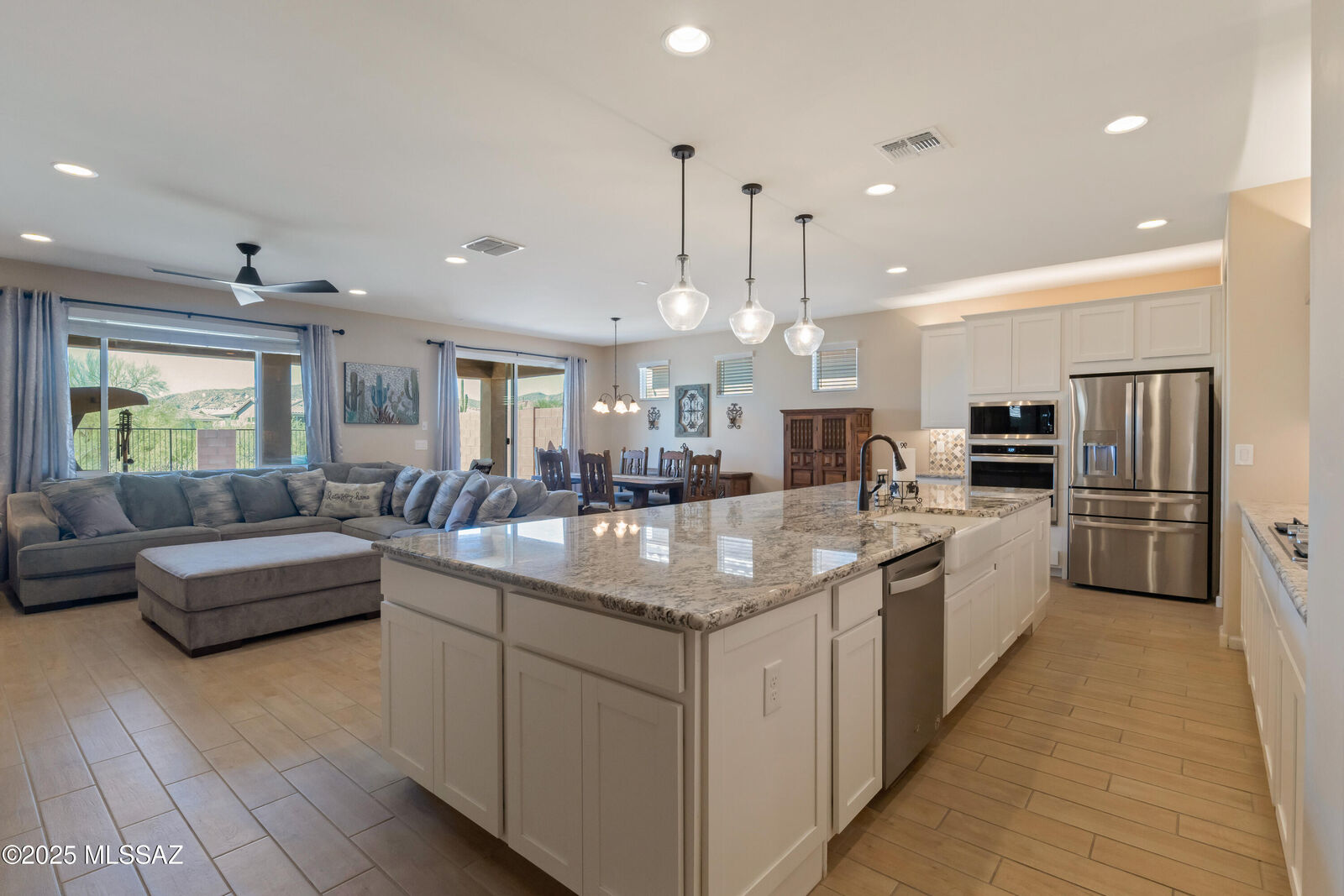 Property Photo:  7738 W Laurel Lane  AZ 85658 