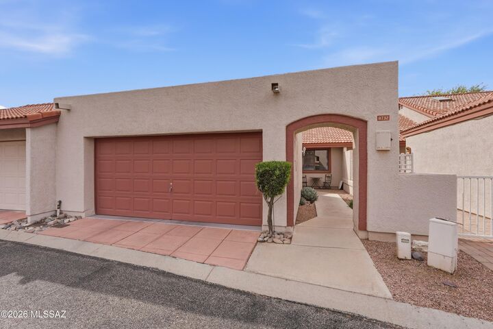 Property Photo: 8732 N Arnold Palmer Drive AZ 85742
