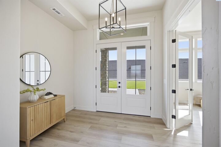 Property Photo: 161 Riviera Drive WA 99301