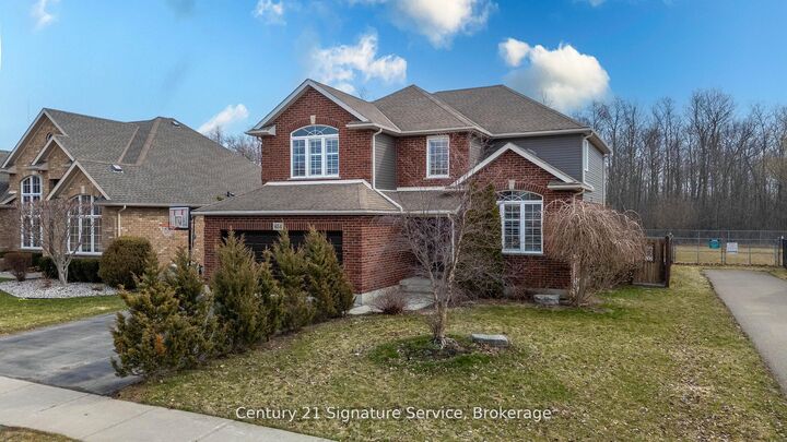 Photo de la propriété: 654 Brian Street ON L2A 6W2