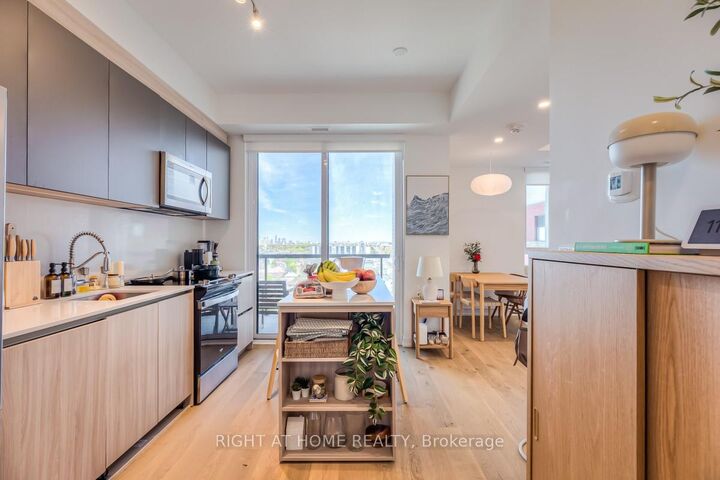 Property Photo: 3100 Keele Street 1211 ON M3M 2H4