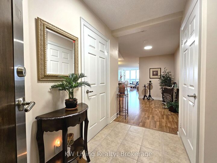 Property Photo: 33 Cox Boulevard 1117 ON L3R 8A6