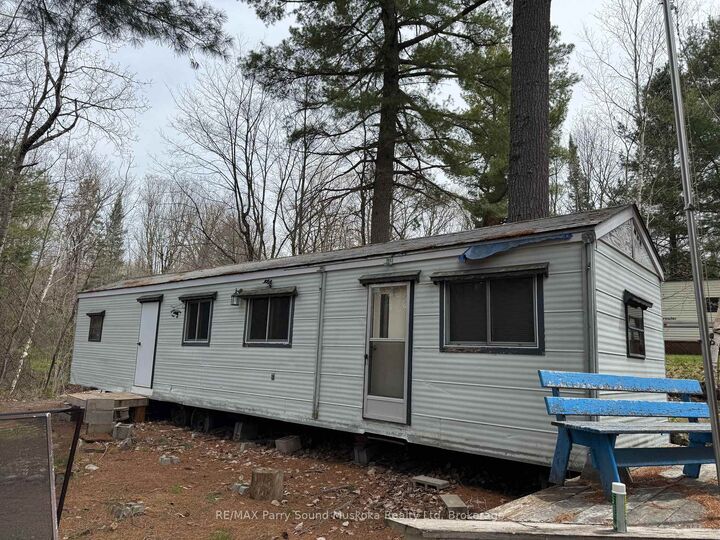 41-35 Weber Road — photo 1