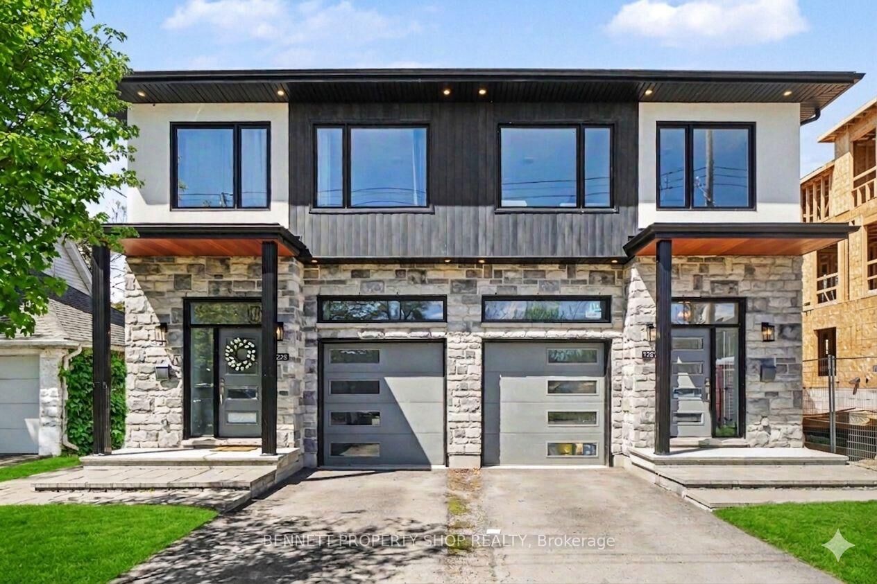 Property Photo: 1225 Ridgemont Avenue ON K1V 6E6
