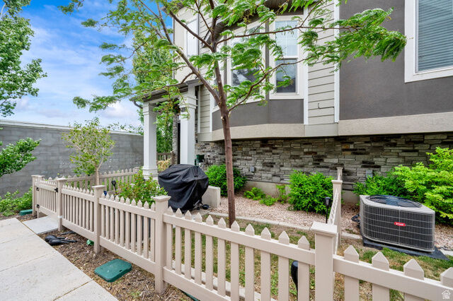 Property Photo:  1414 S 800 W #D 4-5  UT 84087 