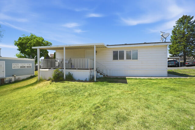 Property Photo:  160 Cushing Way  UT 84041 