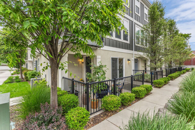Property Photo:  5626 S Justice Howe Ln E 1  UT 84107 