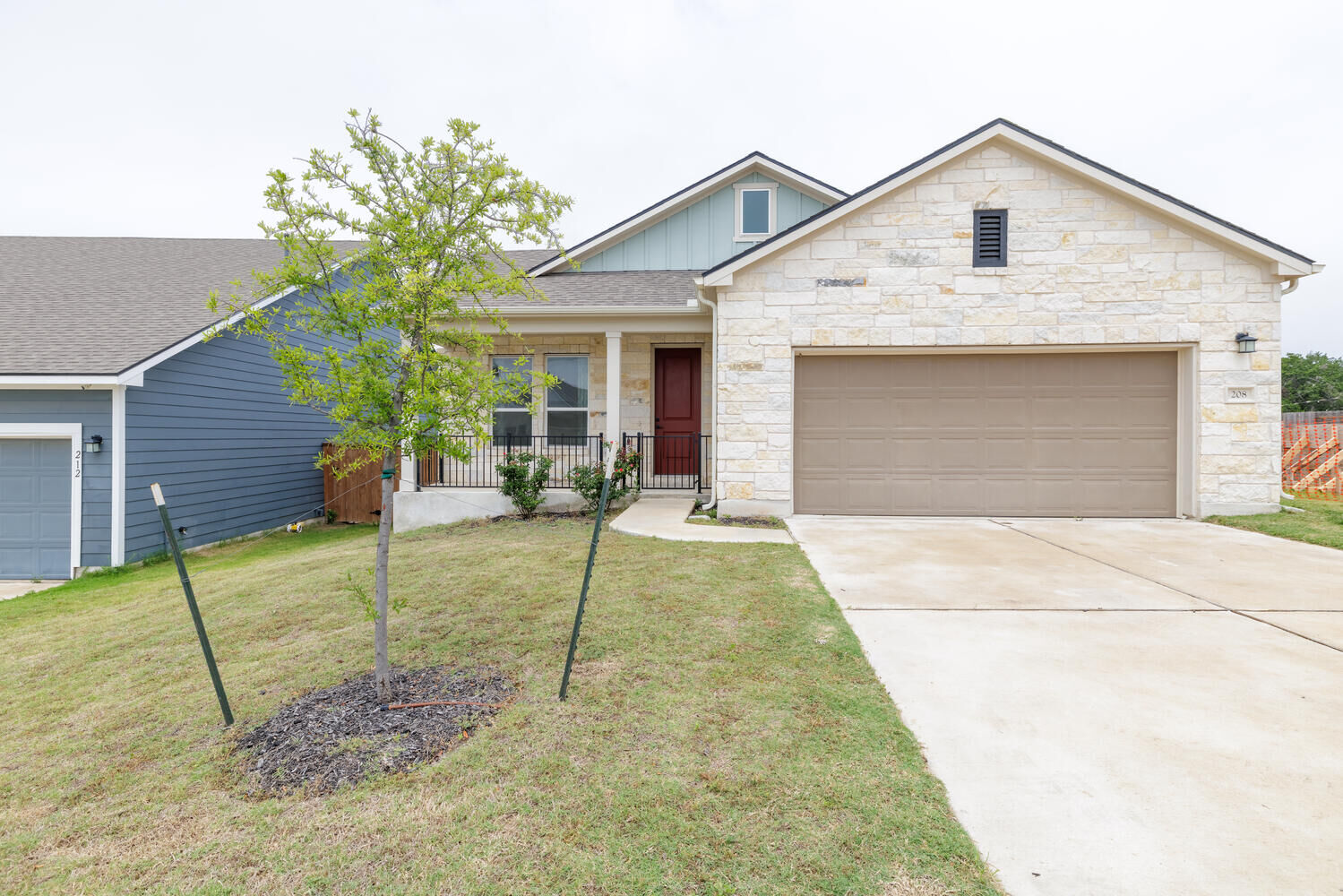 Property Photo:  208 Wagon Spoke Way  TX 78642 