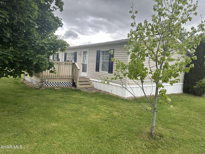 Property Photo: 511 Earnhardt Drive PA 16601