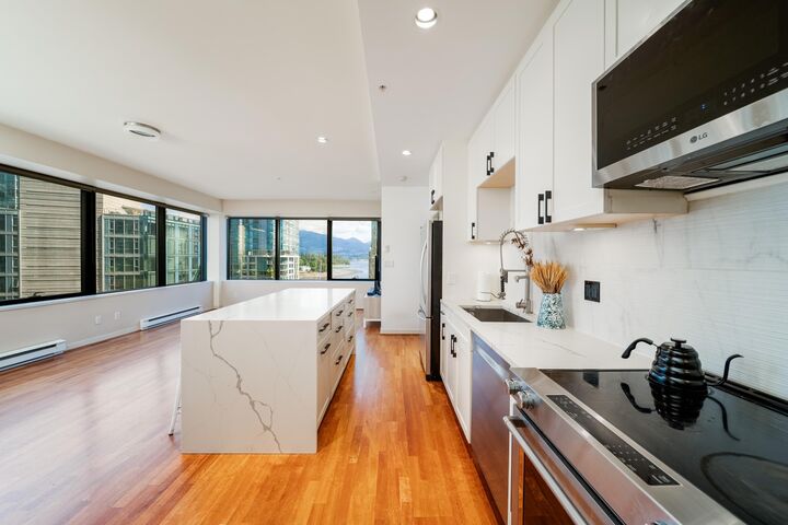 Property Photo:  1333 W Georgia Street 502  BC V6E 4V3 