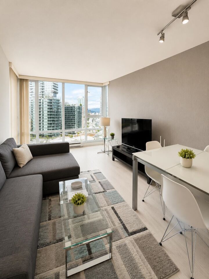Property Photo:  1033 Marinaside 1802  BC V6Z 3A3 