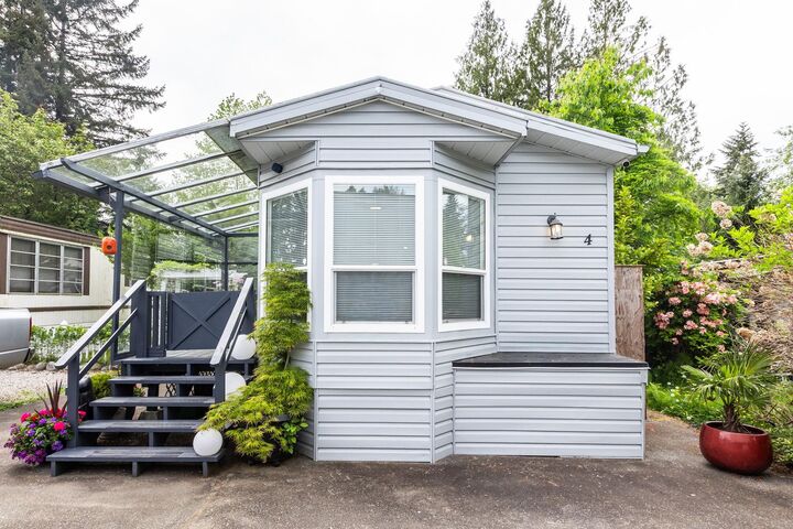 Property Photo: 23387 70A Avenue 4 BC V2Y 2J2