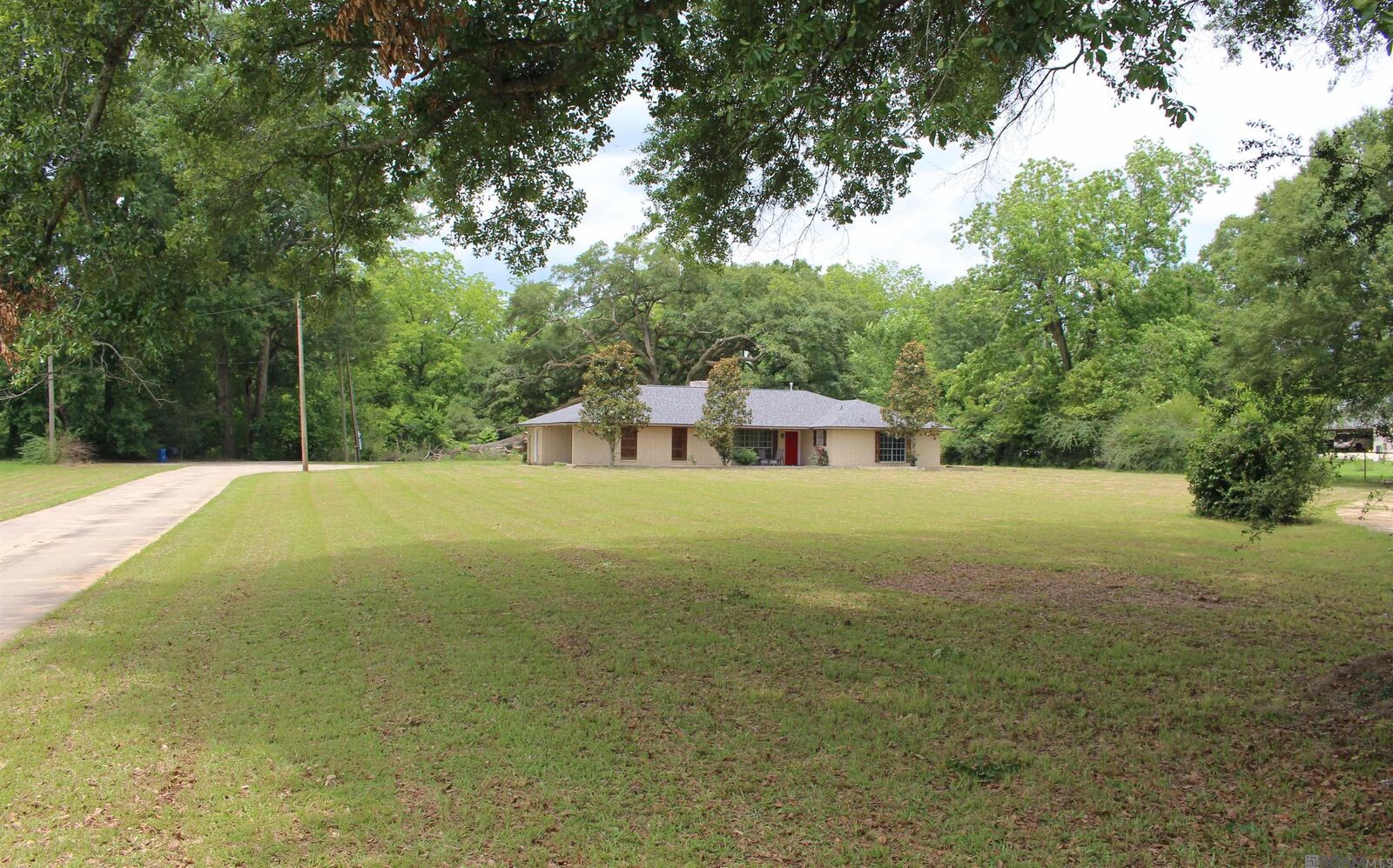 Property Photo:  21601 Plank Rd  LA 70791 