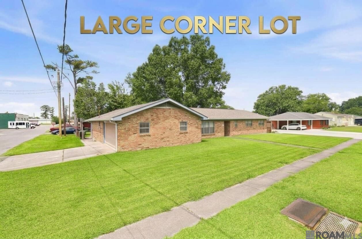Property Photo: 103 N Millet Ave LA 70052