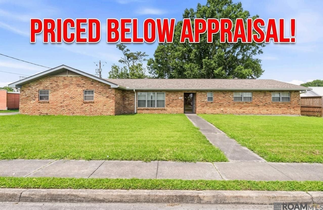Property Photo: 103 N Millet Ave LA 70052