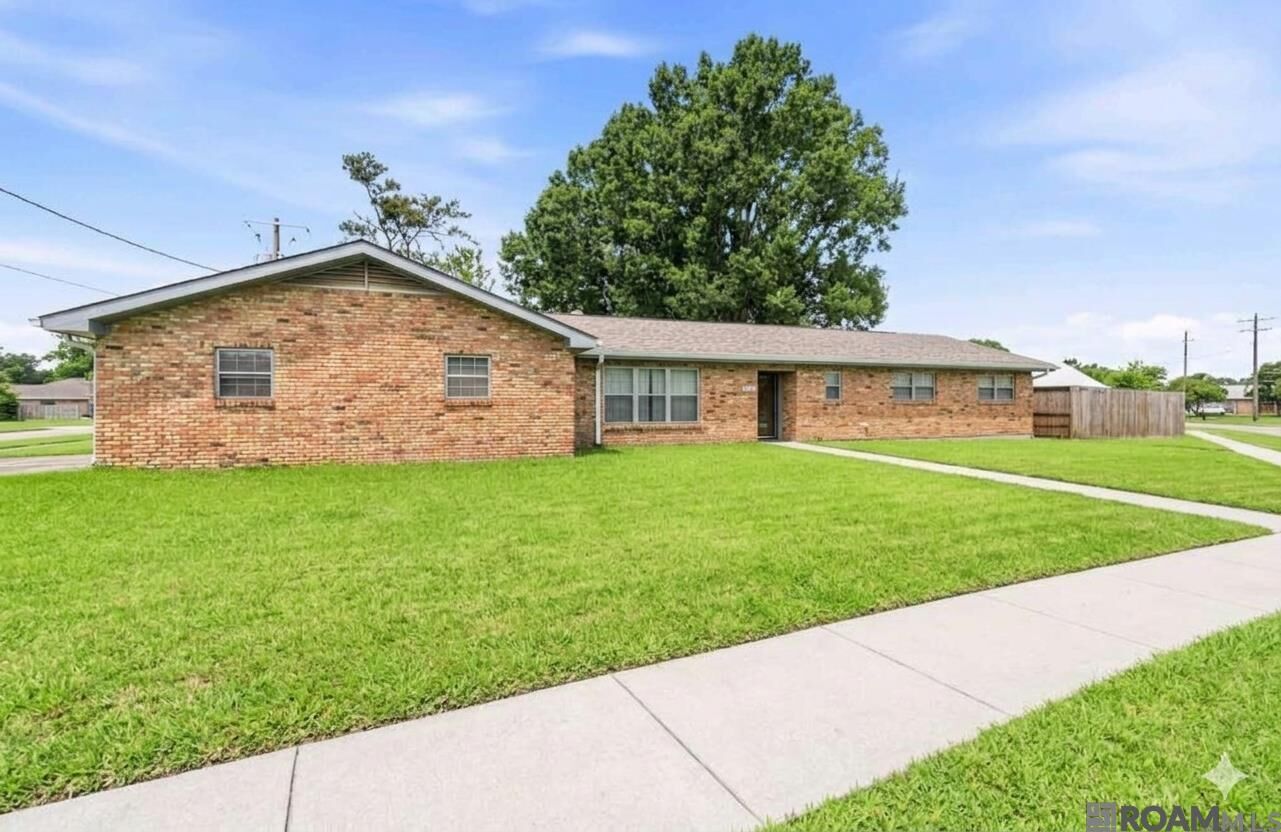 Property Photo: 103 N Millet Ave LA 70052
