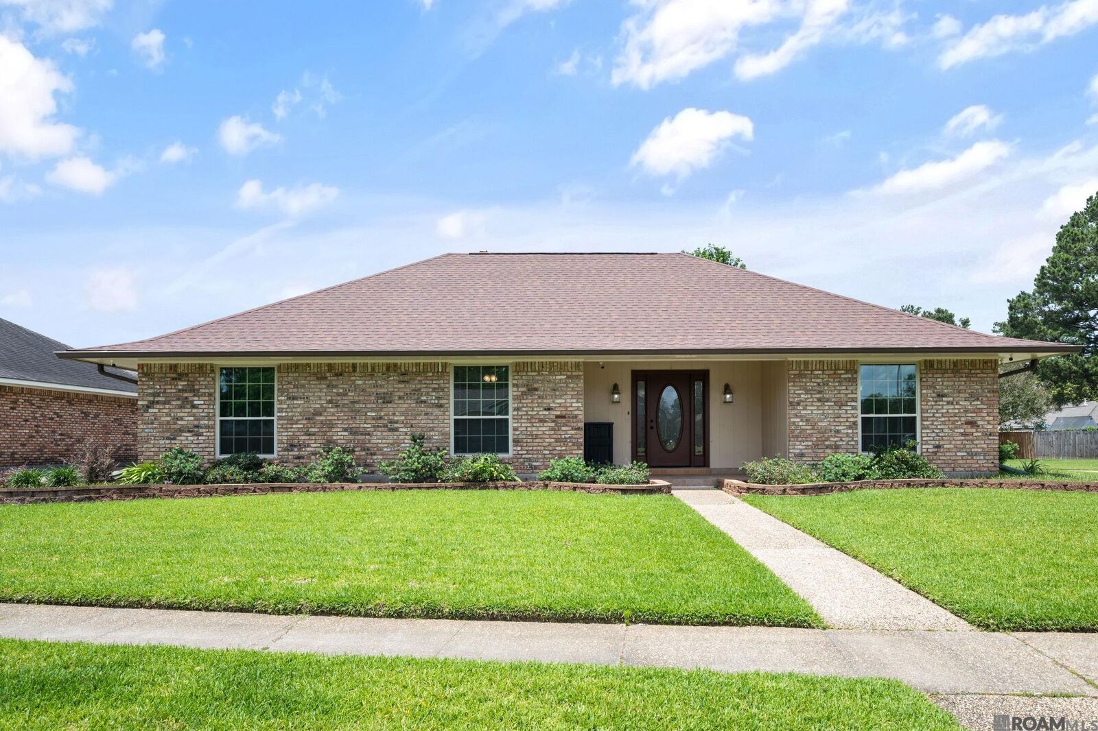 Property Photo:  4910 Woodlyn Dr  LA 70816 