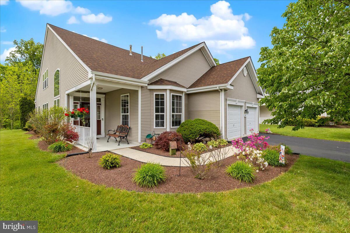 Property Photo:  10 Fitzgerald Lane  NJ 08022 