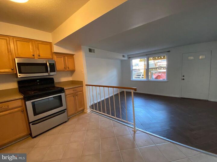 Property Photo:  66 N Bedford Street 66A  VA 22201 
