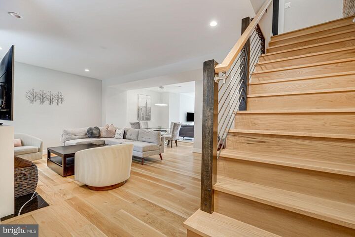 Property Photo: 1015 Duke Street VA 22314