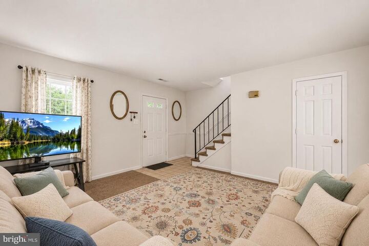 Property Photo:  307 Olde Greenwich Dr  VA 22408 
