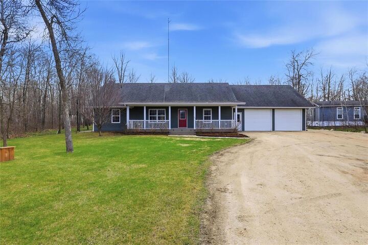 Photo de la propriété: 12 Poplar Place MB R0A 1T0
