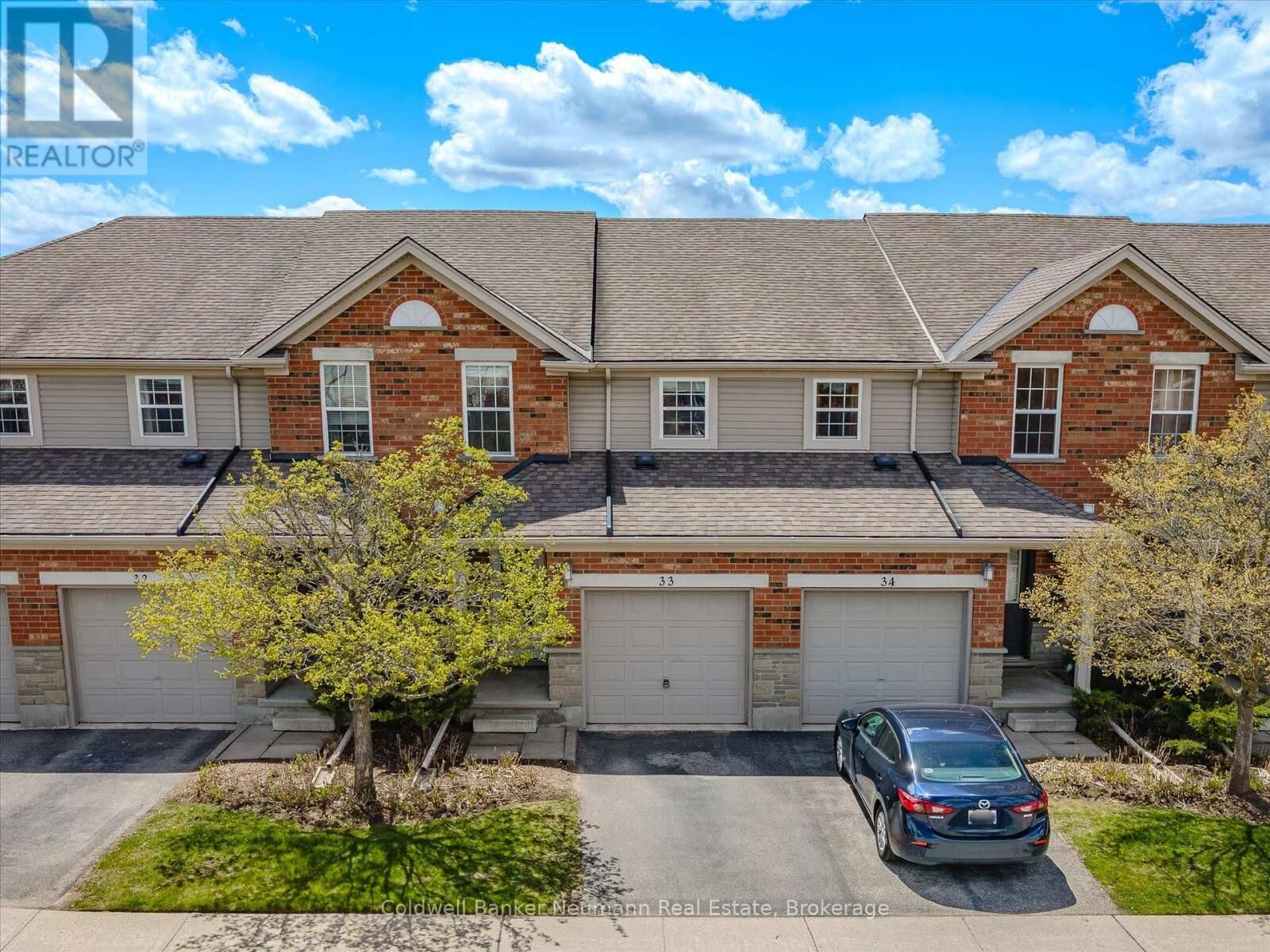 Property Photo: 124 Gosling Gardens 33 ON N1G 5K6
