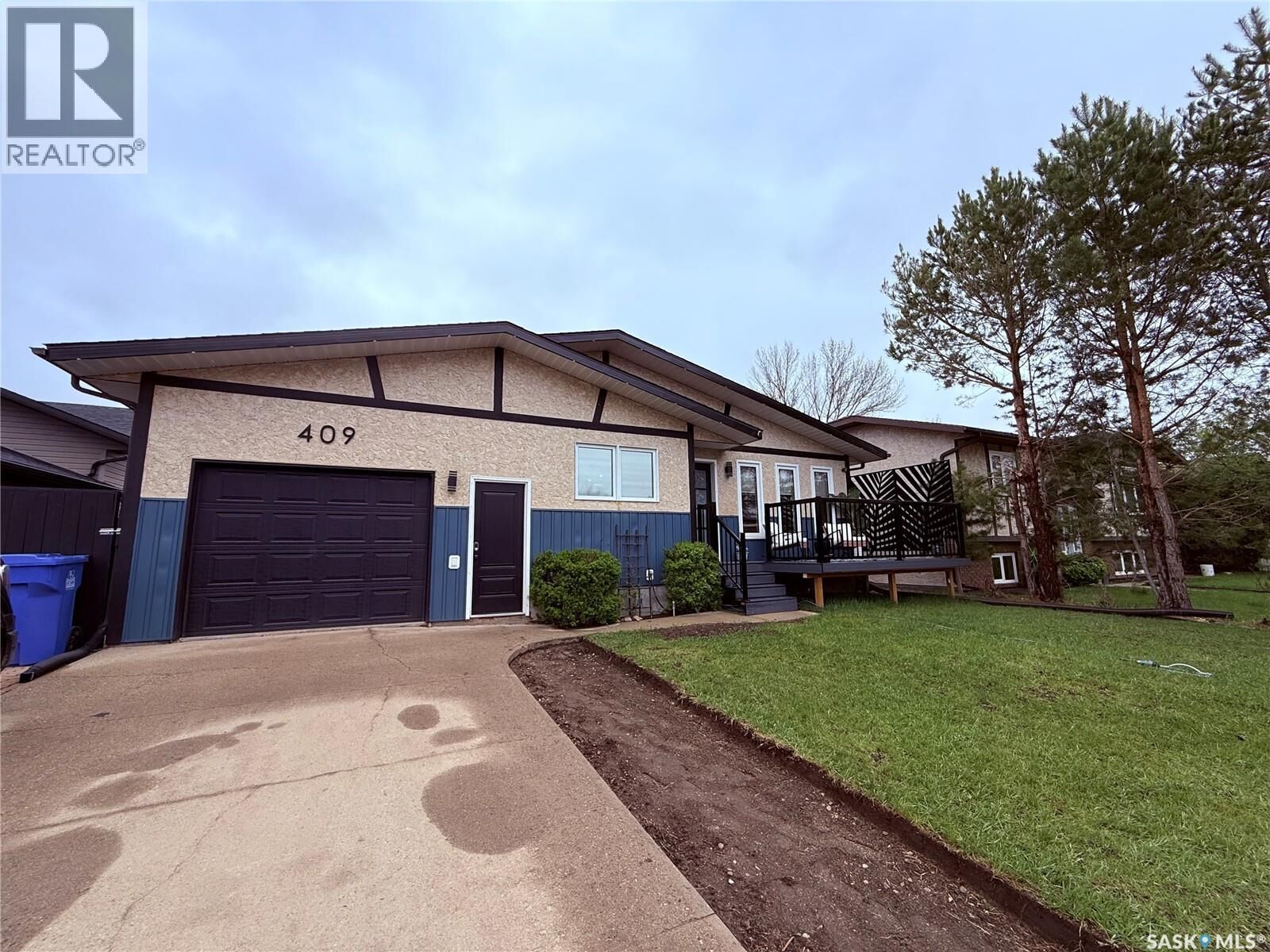 Property Photo:  409 Brooks Road  SK S4A 2P2 