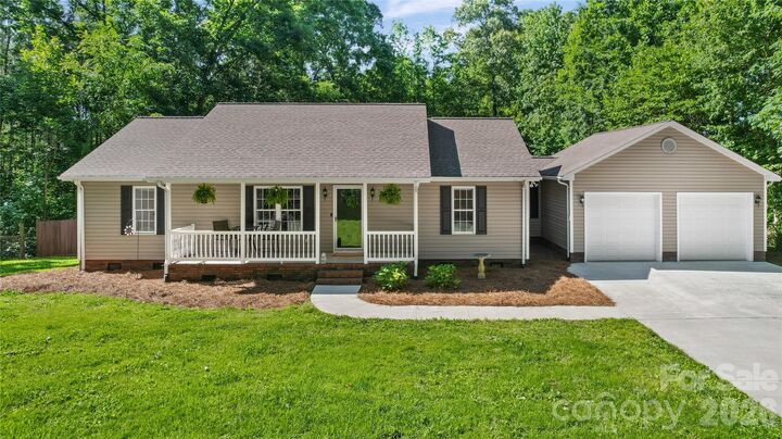 Property Photo:  39328 Holly Ridge Road  NC 28127 