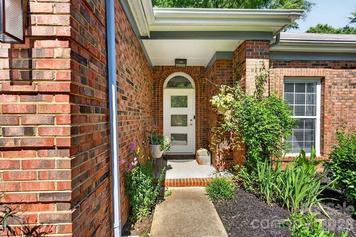 Property Photo:  11219 Isthmus Court  NC 28215 
