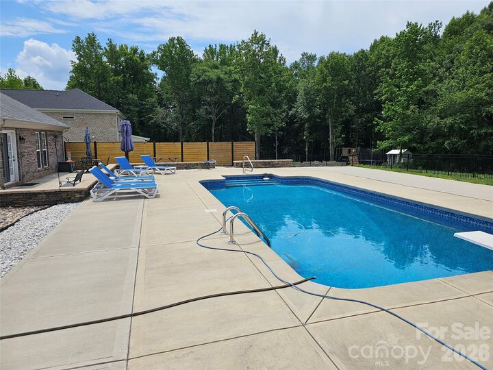 Property Photo: 2823 Gourdvine Drive NC 28103